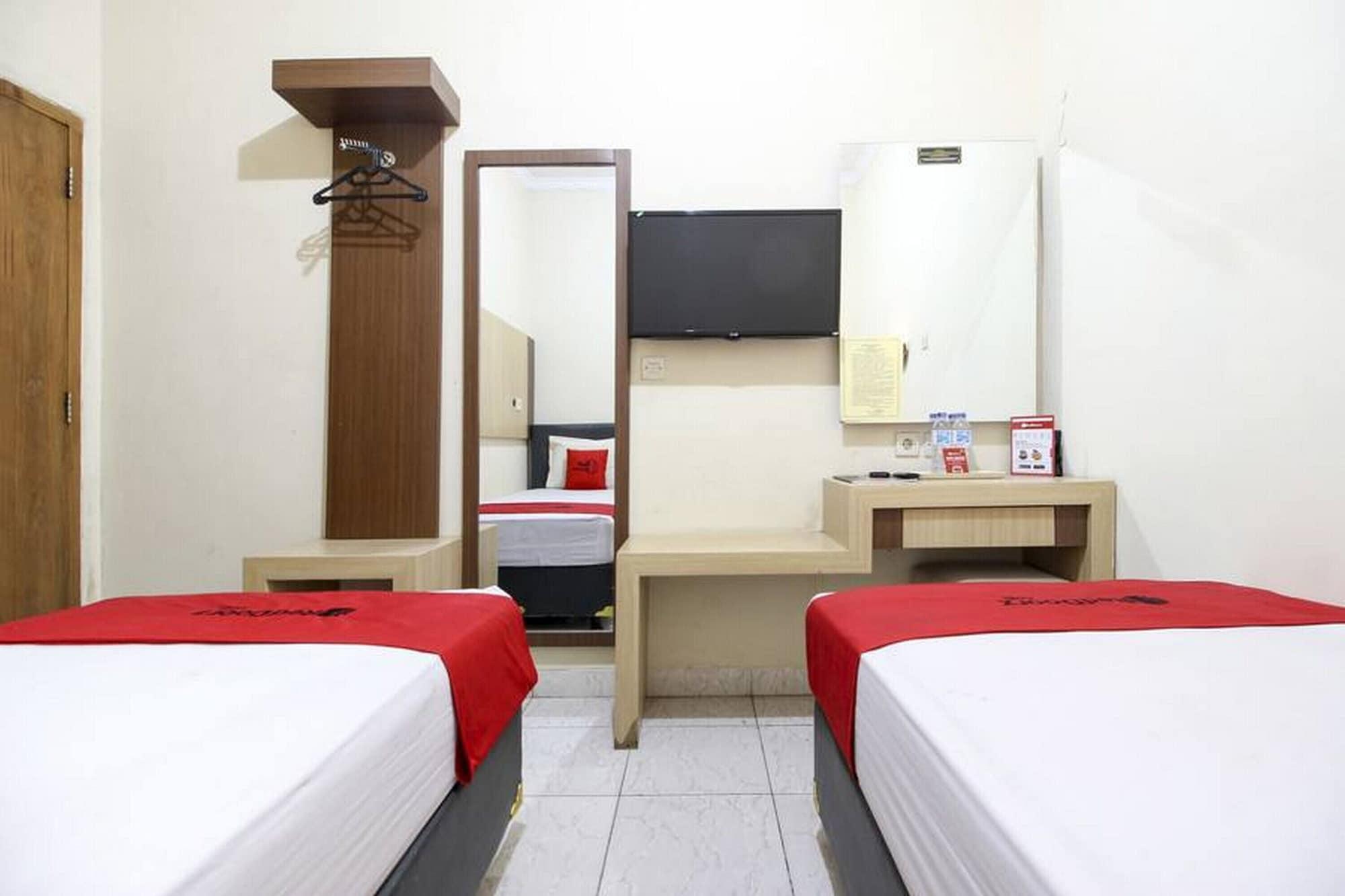 Reddoorz Plus Near Stadion Mandala Krida Yogyakarta Exteriér fotografie