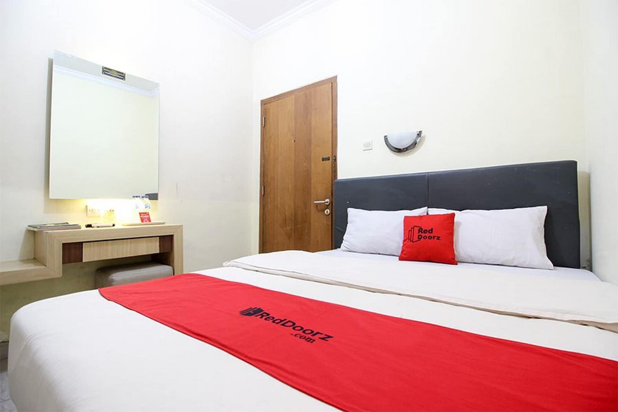 Reddoorz Plus Near Stadion Mandala Krida Yogyakarta Exteriér fotografie