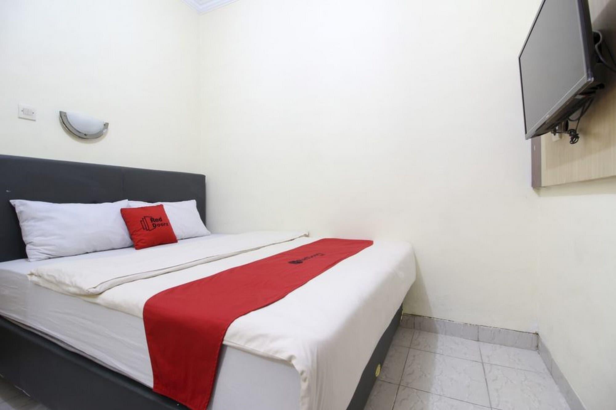 Reddoorz Plus Near Stadion Mandala Krida Yogyakarta Exteriér fotografie