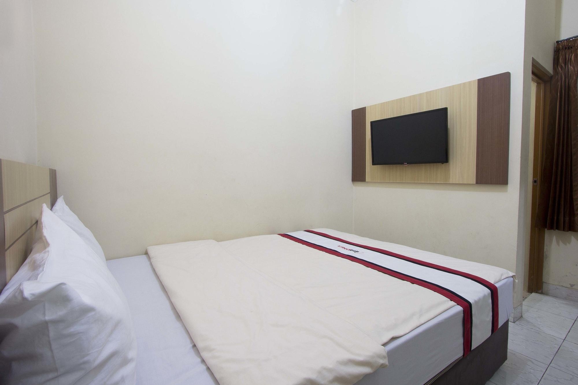 Reddoorz Plus Near Stadion Mandala Krida Yogyakarta Exteriér fotografie