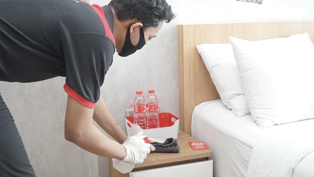 Reddoorz Plus Near Stadion Mandala Krida Yogyakarta Exteriér fotografie