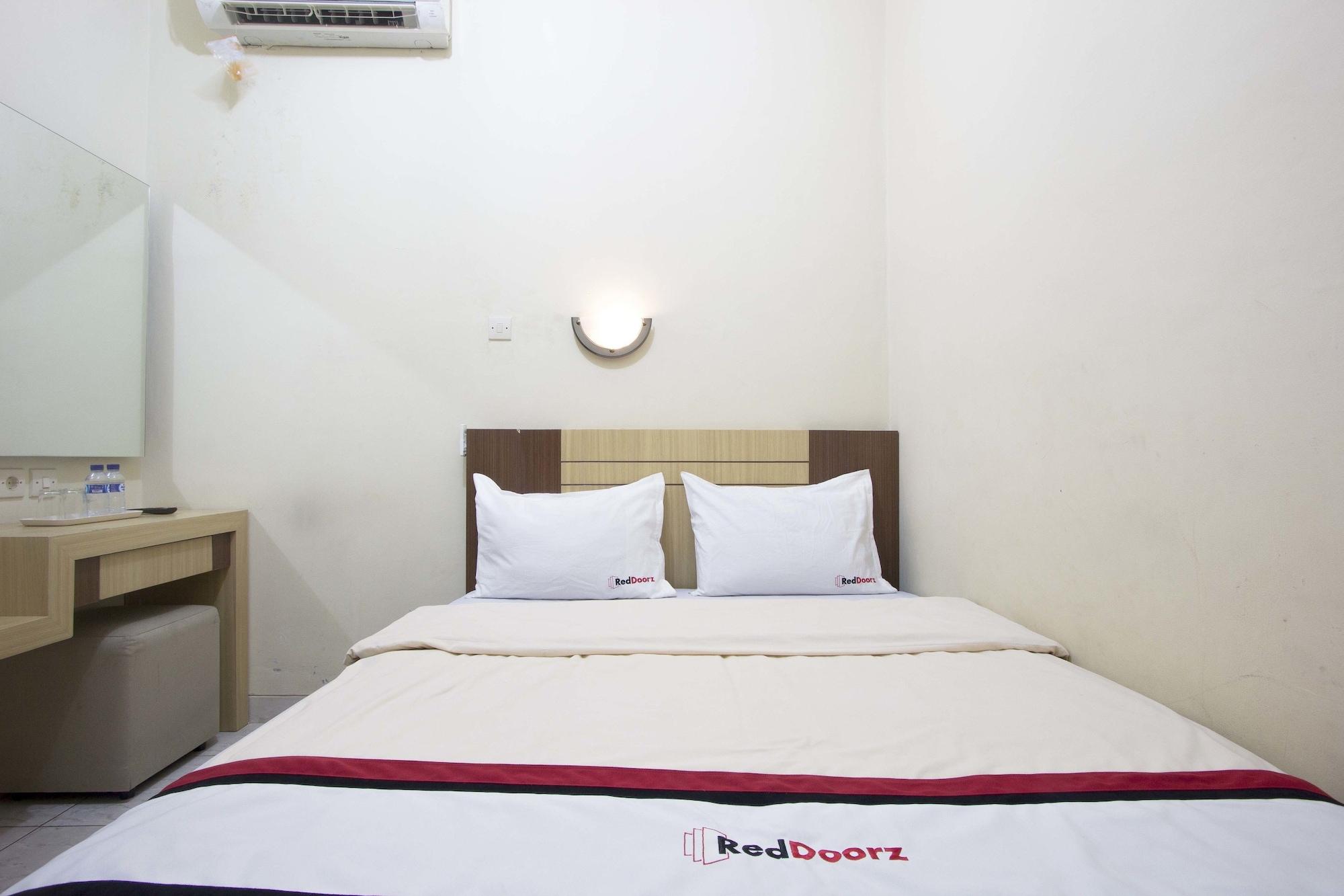 Reddoorz Plus Near Stadion Mandala Krida Yogyakarta Exteriér fotografie