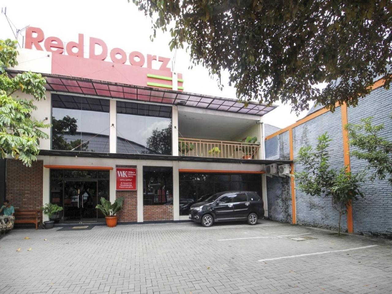 Reddoorz Plus Near Stadion Mandala Krida Yogyakarta Exteriér fotografie