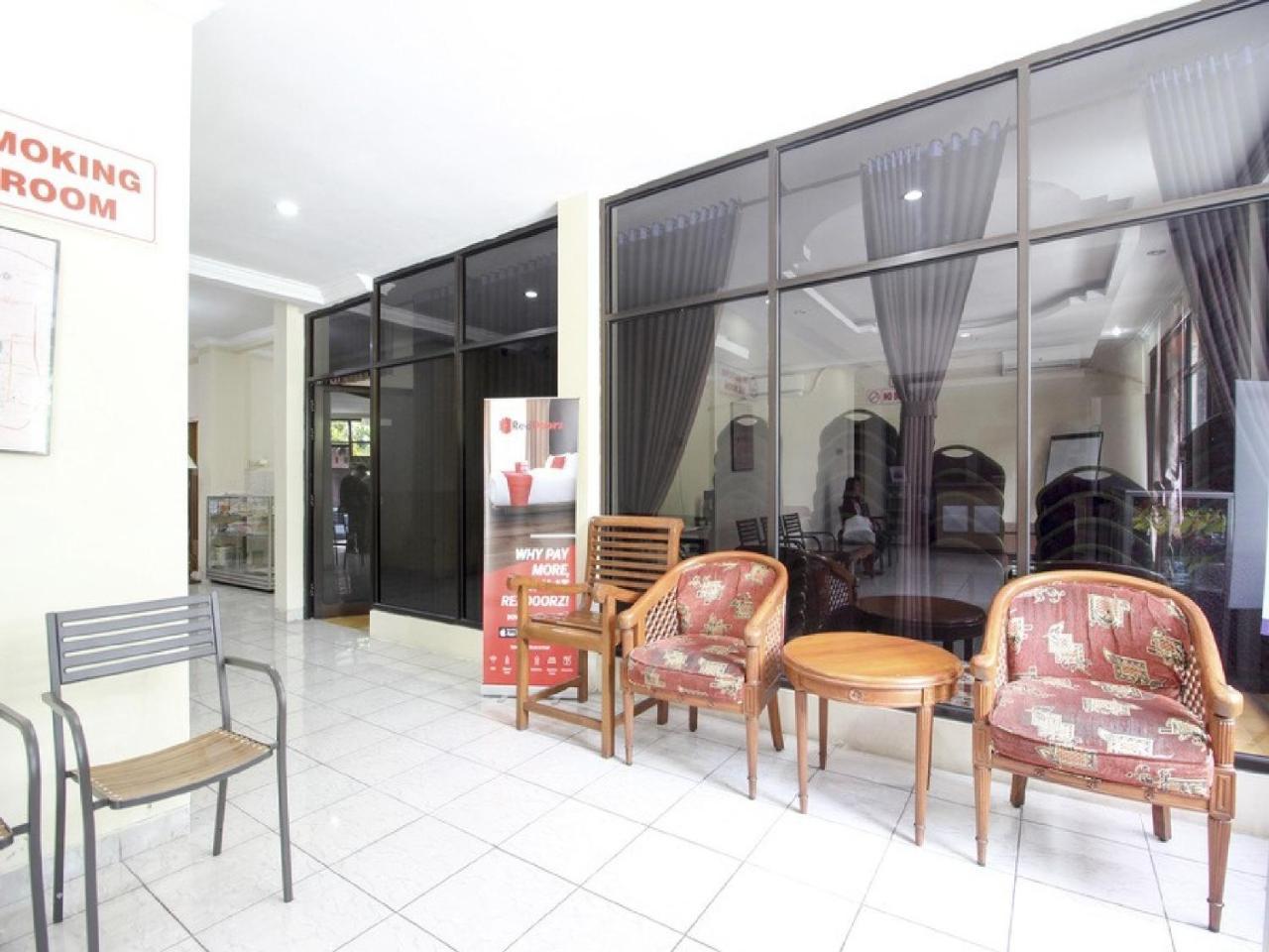 Reddoorz Plus Near Stadion Mandala Krida Yogyakarta Exteriér fotografie