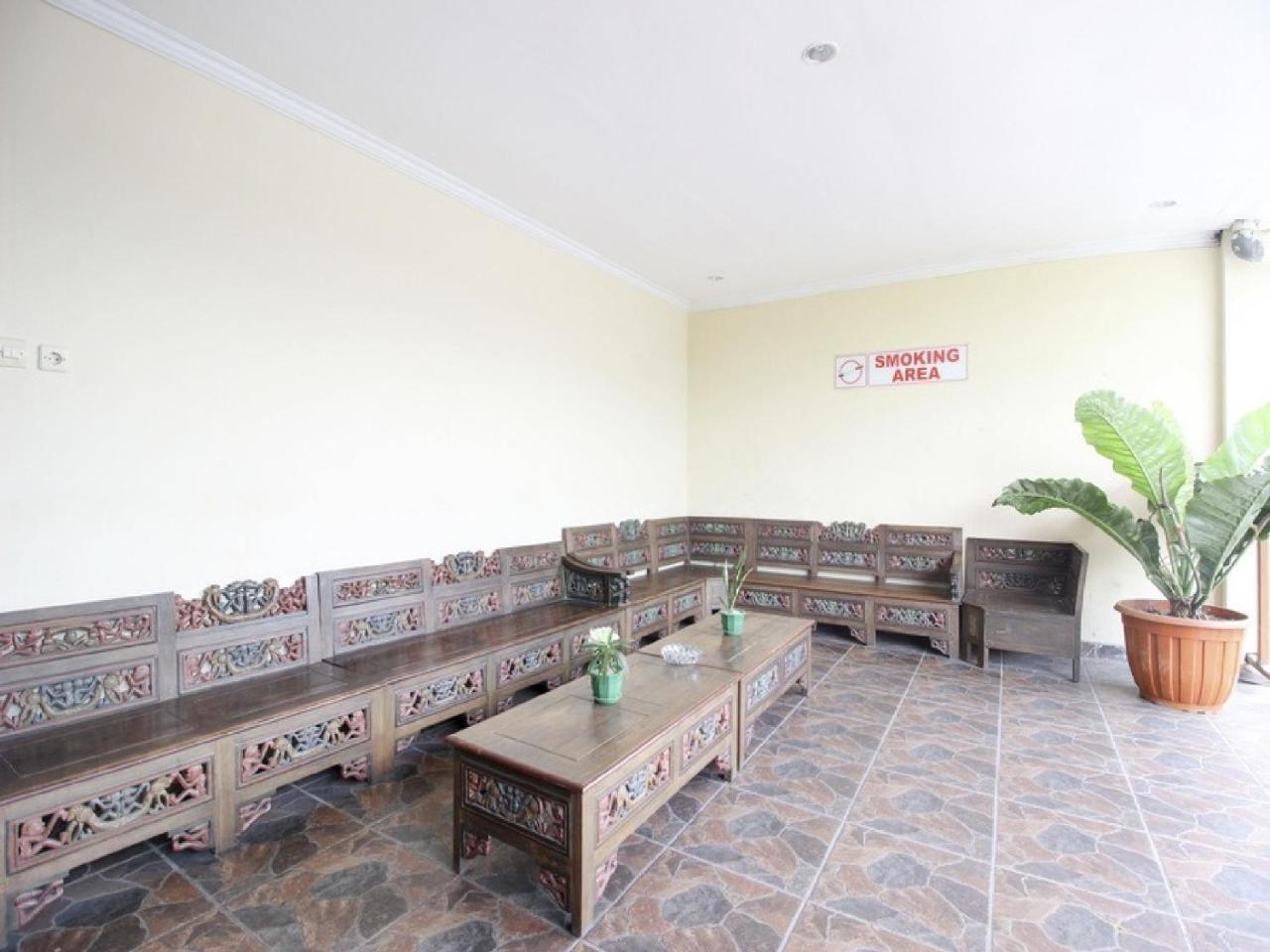 Reddoorz Plus Near Stadion Mandala Krida Yogyakarta Exteriér fotografie