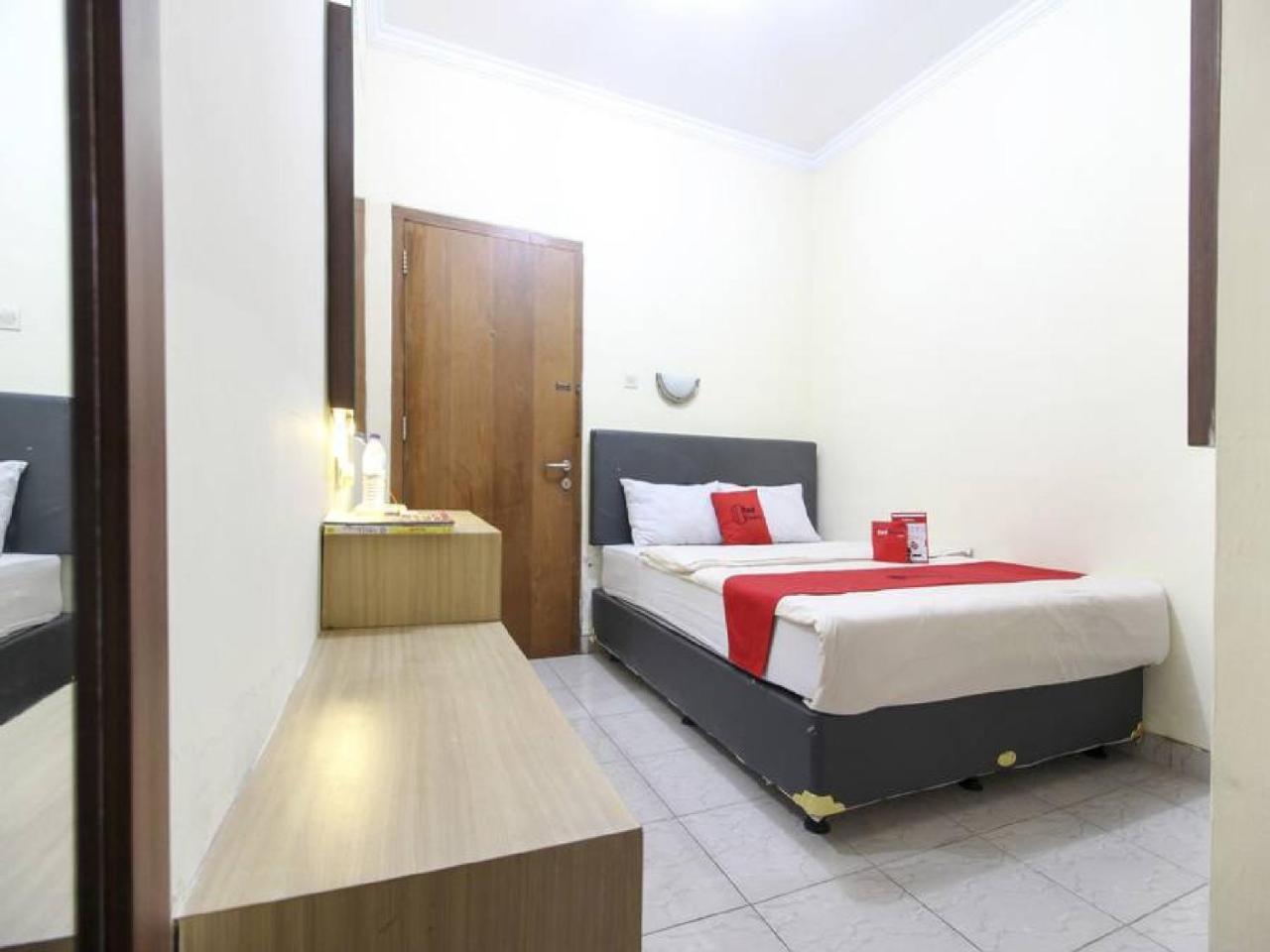 Reddoorz Plus Near Stadion Mandala Krida Yogyakarta Exteriér fotografie