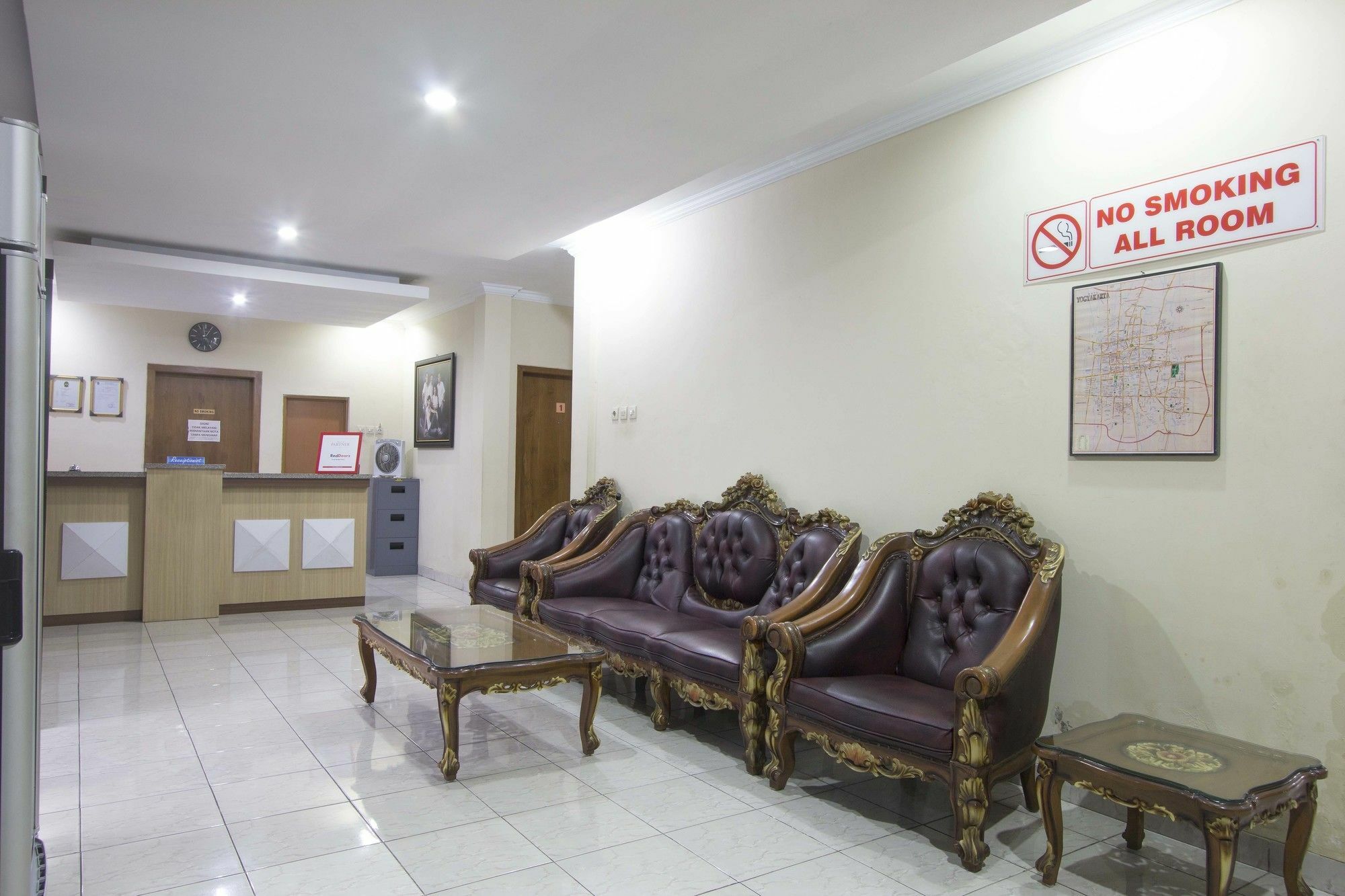 Reddoorz Plus Near Stadion Mandala Krida Yogyakarta Exteriér fotografie